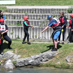 Bergung eines Schwimmers mit dem Seil