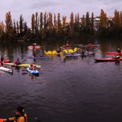 Startaufstellung der teilnehmenden Boote zur Frankfurter Funzelfahrt 2021